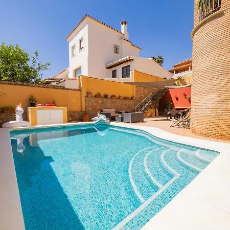 Villa Cubo's La Era House Pueblo *