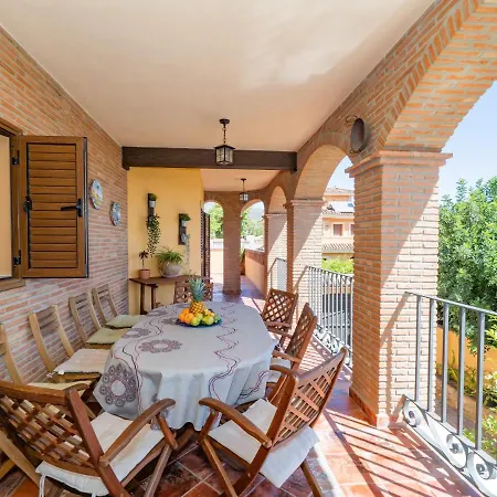 Cubo's La Era House Pueblo