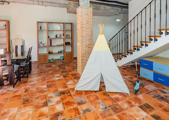 Villa Cubo's La Era House Pueblo *