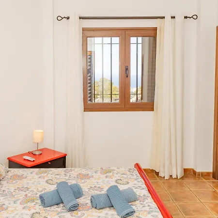 Cubo's La Era House Pueblo Villa *